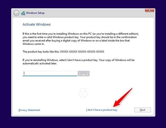 Windows 11 setup screen highlighting the option to skip product key entry.